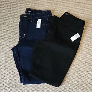 Old Navy Wow Straight Sz 8 Petite 2 Pair